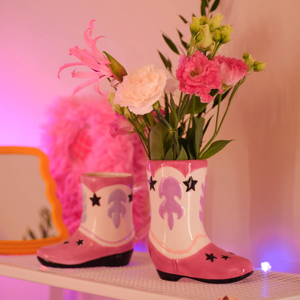 Cowboy boot shaped vase - Image 3